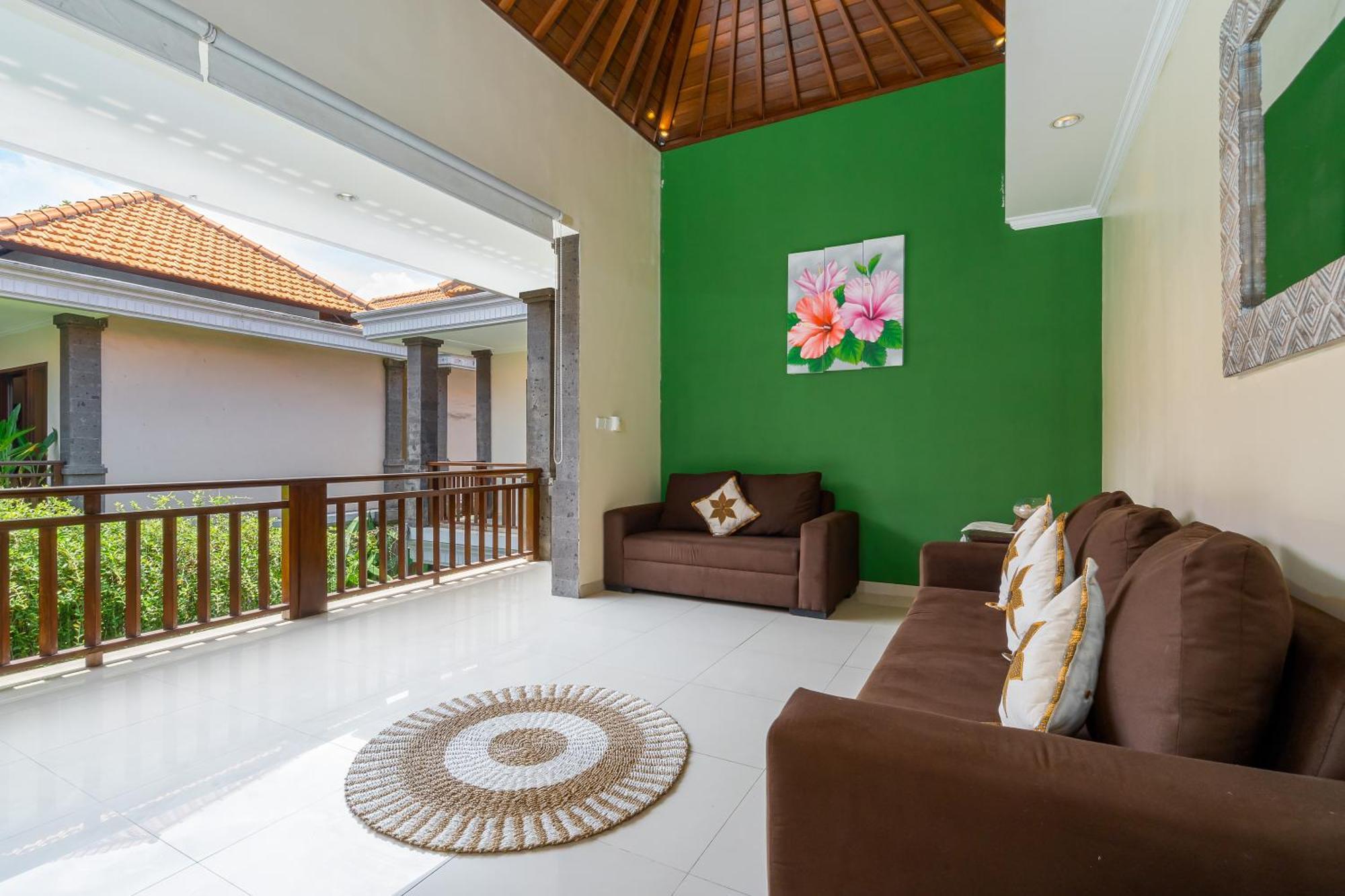 De' Bharata Bali * Seminyak